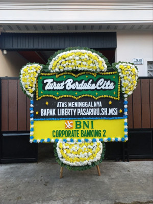 Papan Bunga Duka di Gumuruh