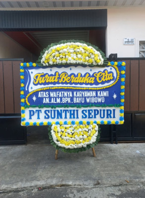 Papan Bunga Duka di Gumuruh