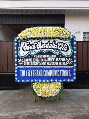 Papan Bunga Duka di Gumuruh